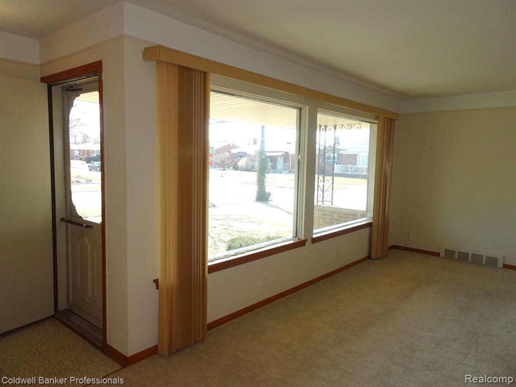 7790 LOUISE Court, Westland, MI — Photo 5