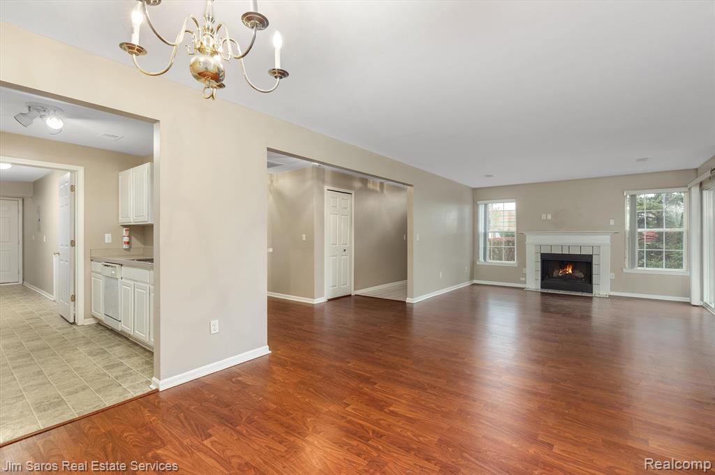 43115 WOODBRIDGE Drive, Clinton Twp, MI 48038 — Photo 5