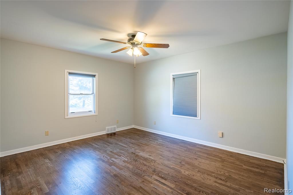 8354 Fenton Road, Grand Blanc, MI 48439 — Photo 14