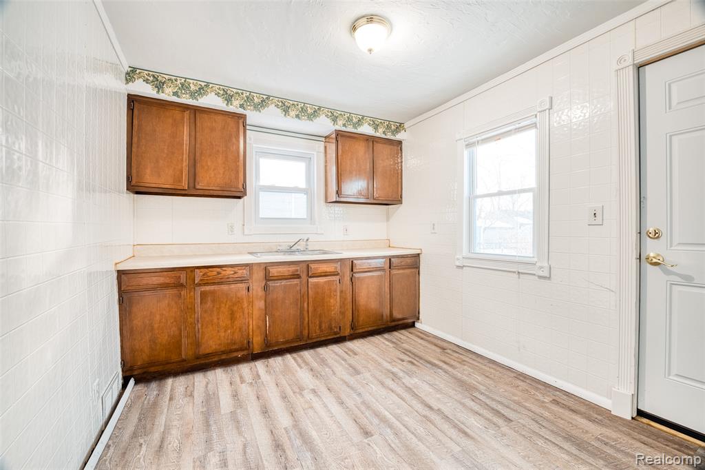 419 W Bernhard Avenue, Hazel Park, MI 48030 — Photo 10
