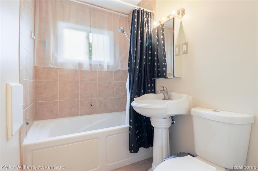 434 E WOODWARD HEIGHTS Boulevard, Hazel Park, MI 48030 — Photo 20