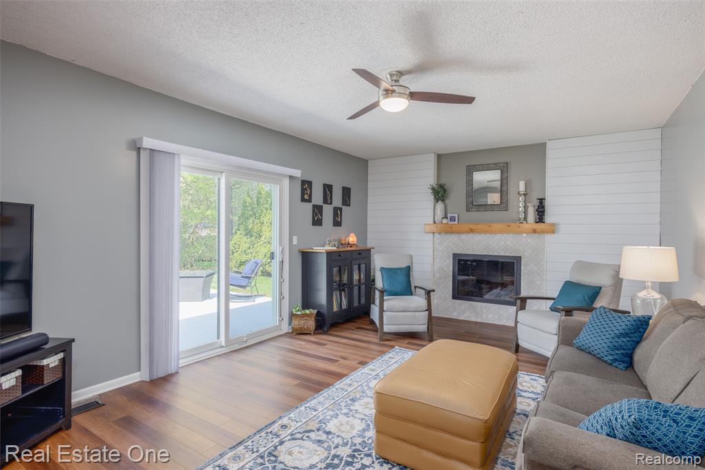 5345 Patterson Drive, Troy, MI 48085 — Photo 11