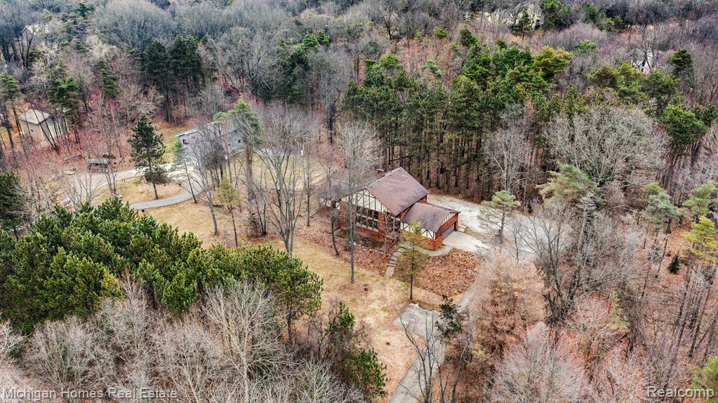 885 Rustic Village Lane, Lake Orion, MI 48362 — Photo 36