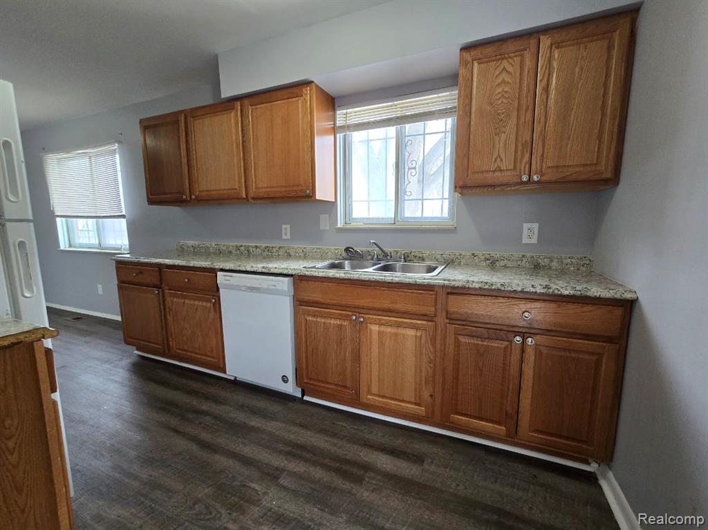 6310 Valorie Lane, Flint, MI 48504 — Photo 5