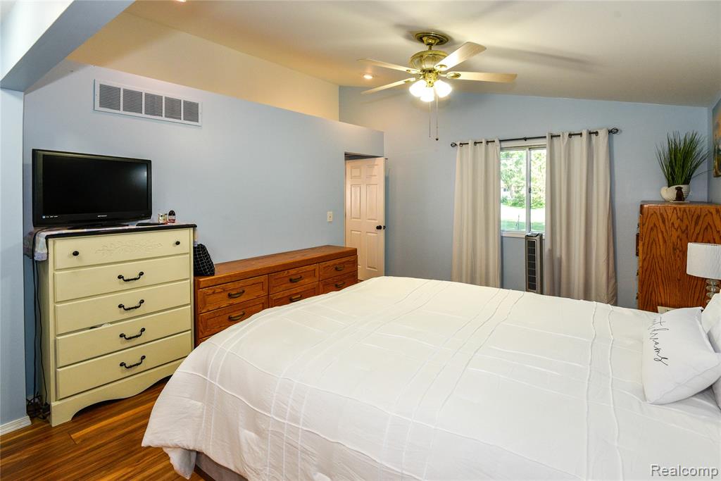 47940 Mallard Drive, Chesterfield, MI 48047 — Photo 25