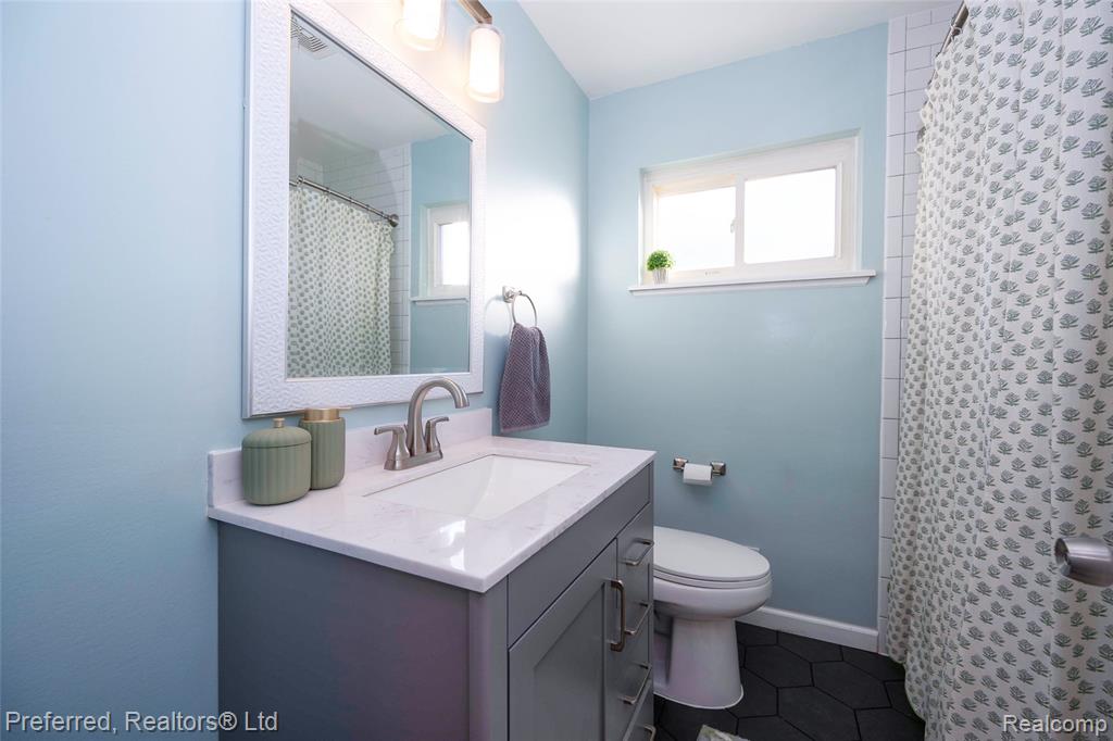 8516 N Hubbard Street, Westland, MI — Photo 14