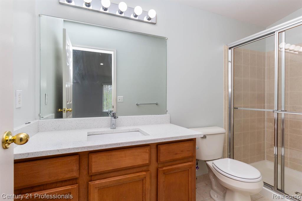 798 SANDALWOOD Drive, Troy, MI 48085 — Photo 23