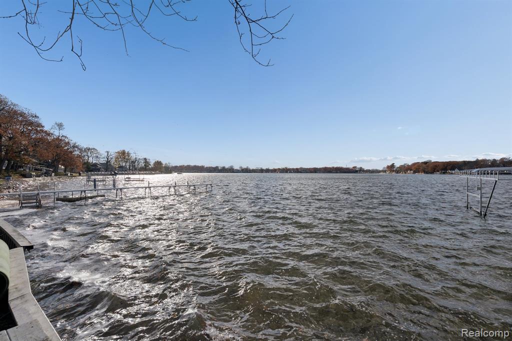 13056 Cussewago Drive, Fenton, MI 48430 — Photo 18