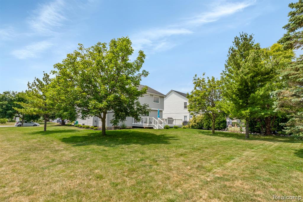 1018 SHETLAND Drive, South Lyon, MI 48178 — Photo 40