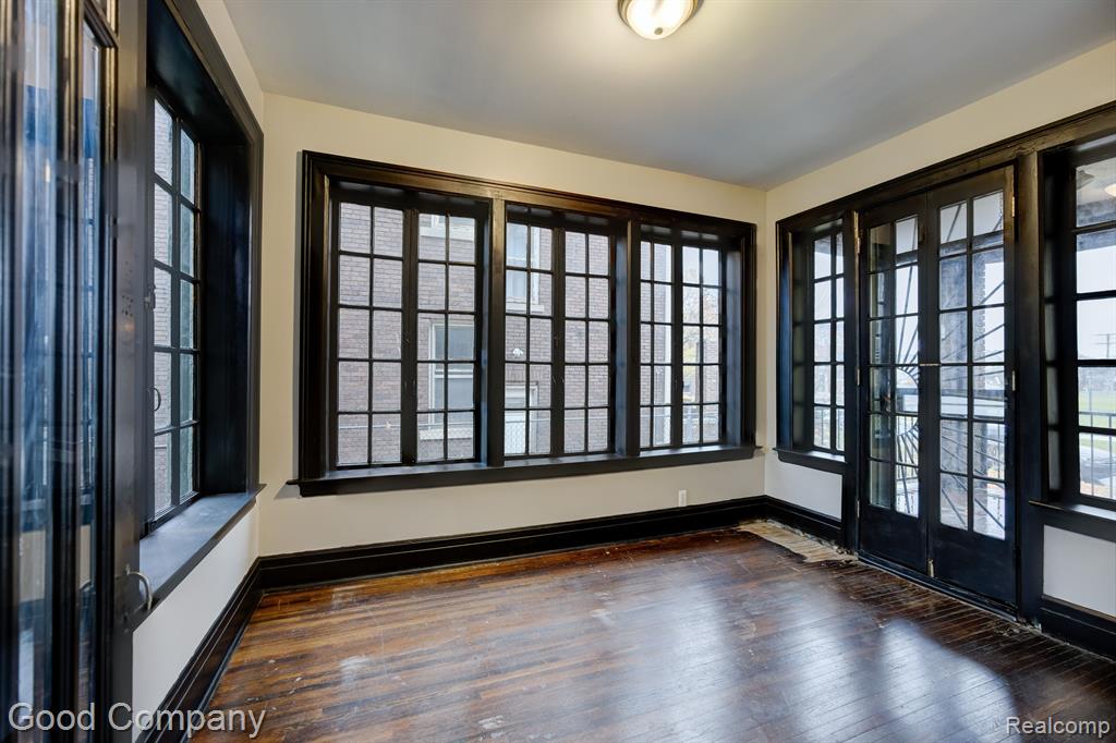 433 E KIRBY Street, Detroit, MI 48202 — Photo 13