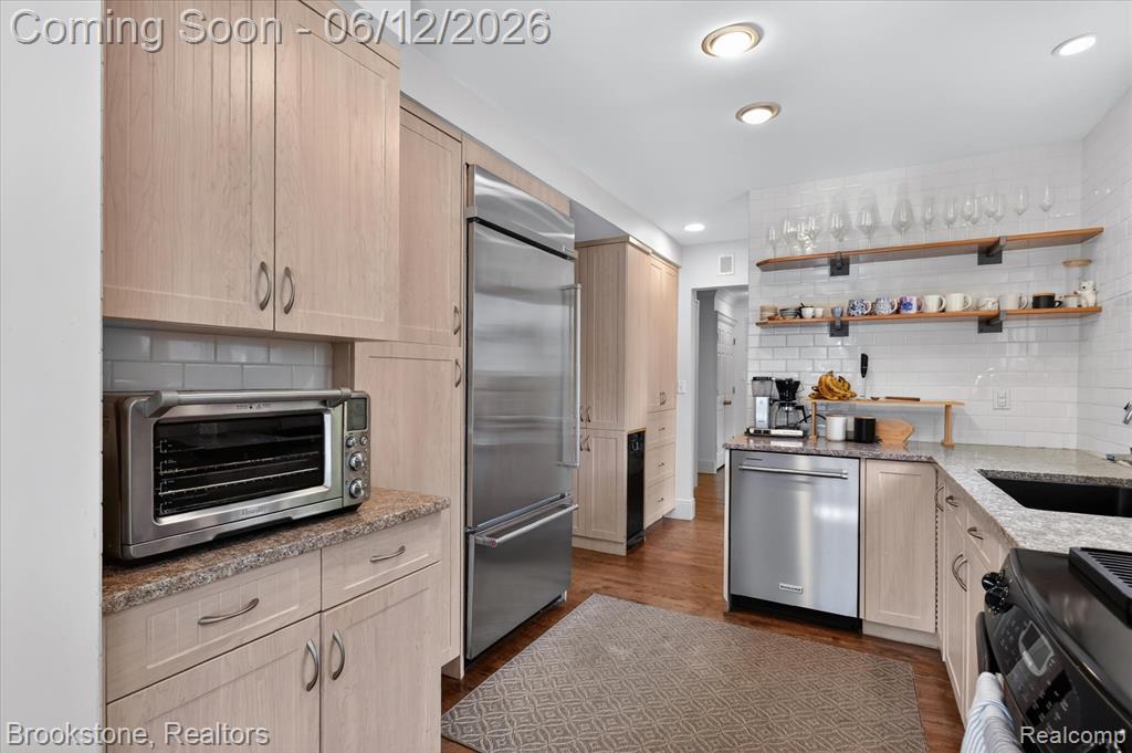 8926 Lincoln Drive, Huntington Woods, MI — Photo 19
