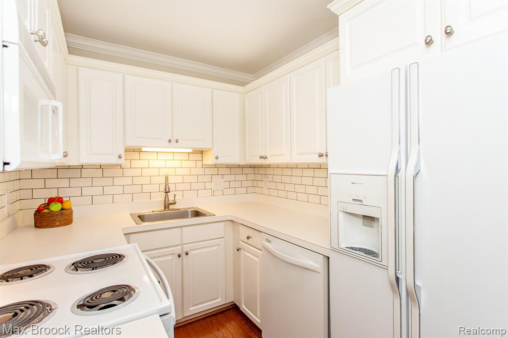 444 Chester Street, 420, Birmingham, MI 48009 — Photo 12