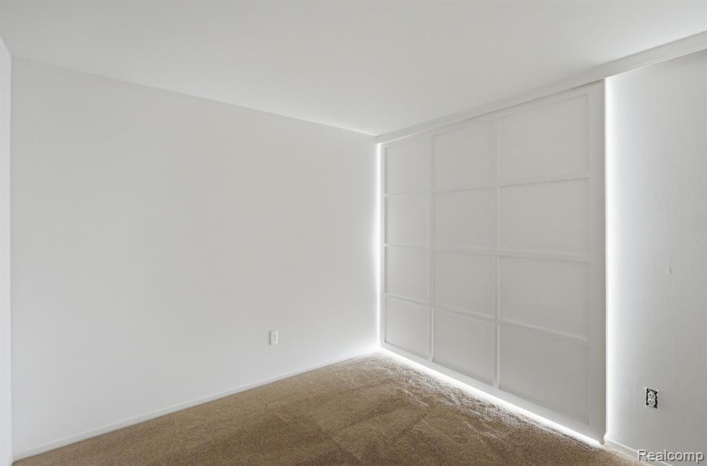 924 Chestnut Hill Drive, F, Auburn Hills, MI 48326 — Photo 14