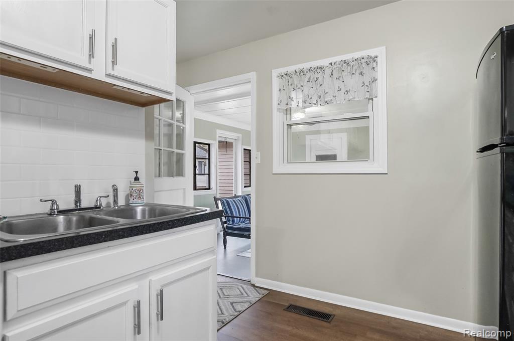 704 W Brooks Street, Howell, MI 48843 — Photo 21