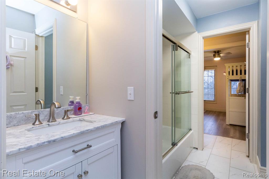 6536 Chatham Circle, Rochester Hills, MI 48306 — Photo 42