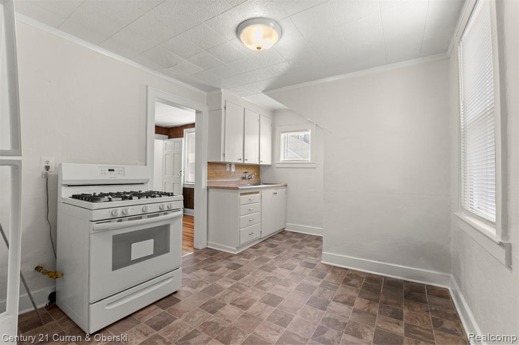 6445 Heyden Street, Dearborn Heights, MI 48127 — Photo 17