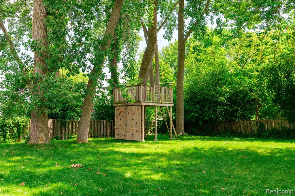 28731 Elbamar Drive, Grosse Ile, MI 48138 — Photo 31