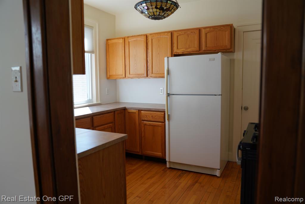 909 NOTTINGHAM Road, Grosse Pointe Park, MI 48230 — Photo 8