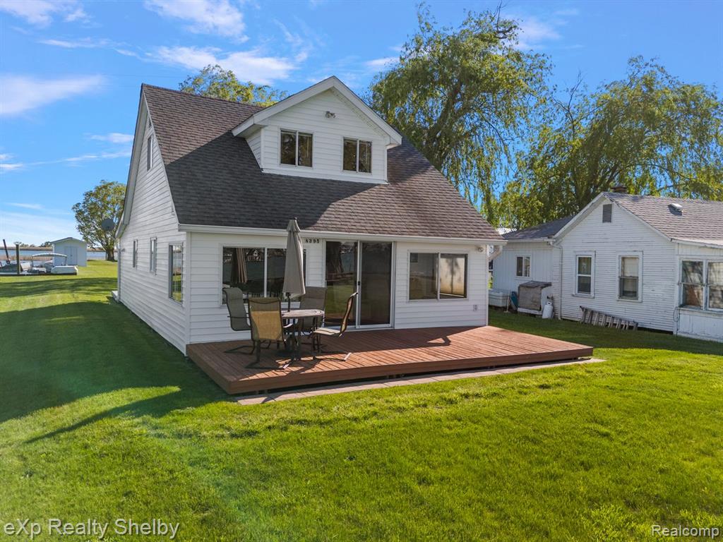 8395 N Channel - Harsens Island, Clay, MI 48001 — Photo 37