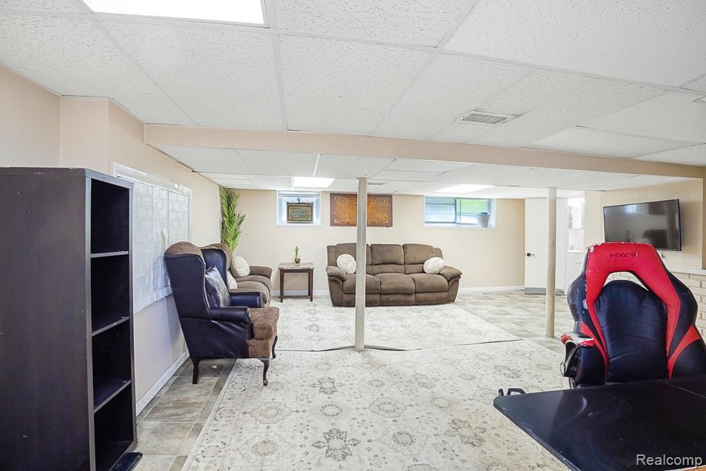 4663 Mead Street N, Dearborn, MI 48126 — Photo 32