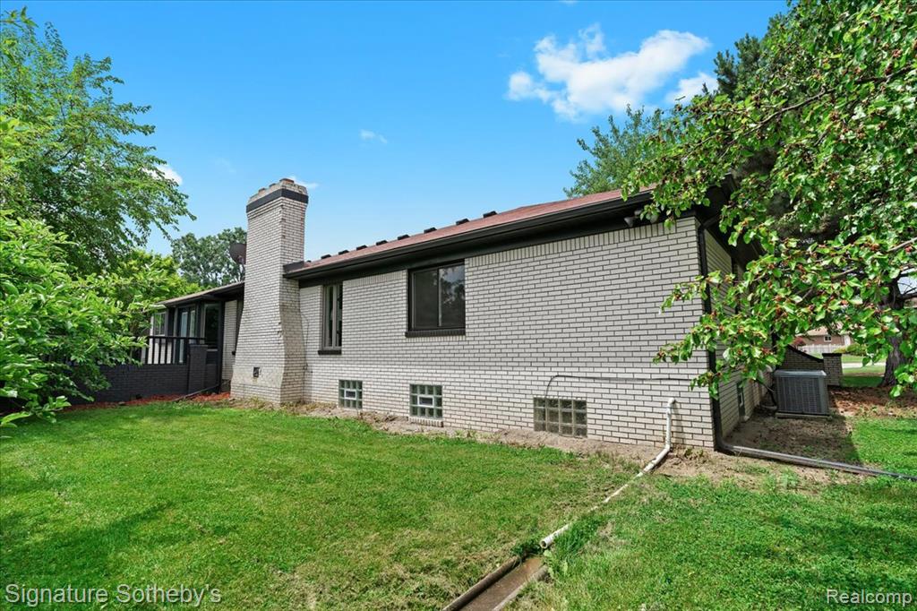 40526 Woodside Drive, Clinton Twp, MI 48038 — Photo 47