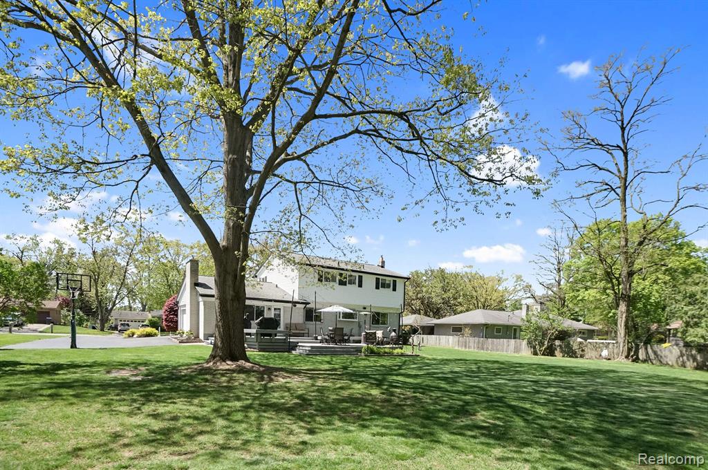 430 CHESTER Court, South Lyon, MI 48178 — Photo 40