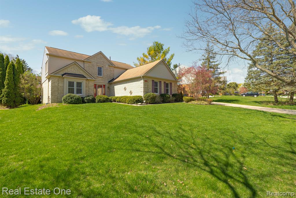 44470 MIDWAY Drive, Novi, MI — Photo 2