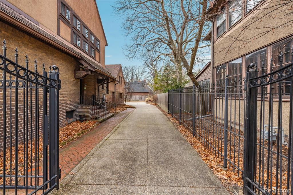 2475 Iroquois Street, Detroit, MI 48214 — Photo 3