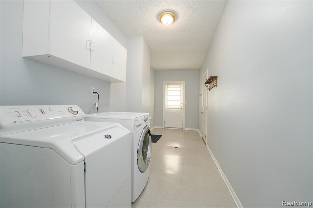 11891 Post Lane, South Lyon, MI 48178 — Photo 20