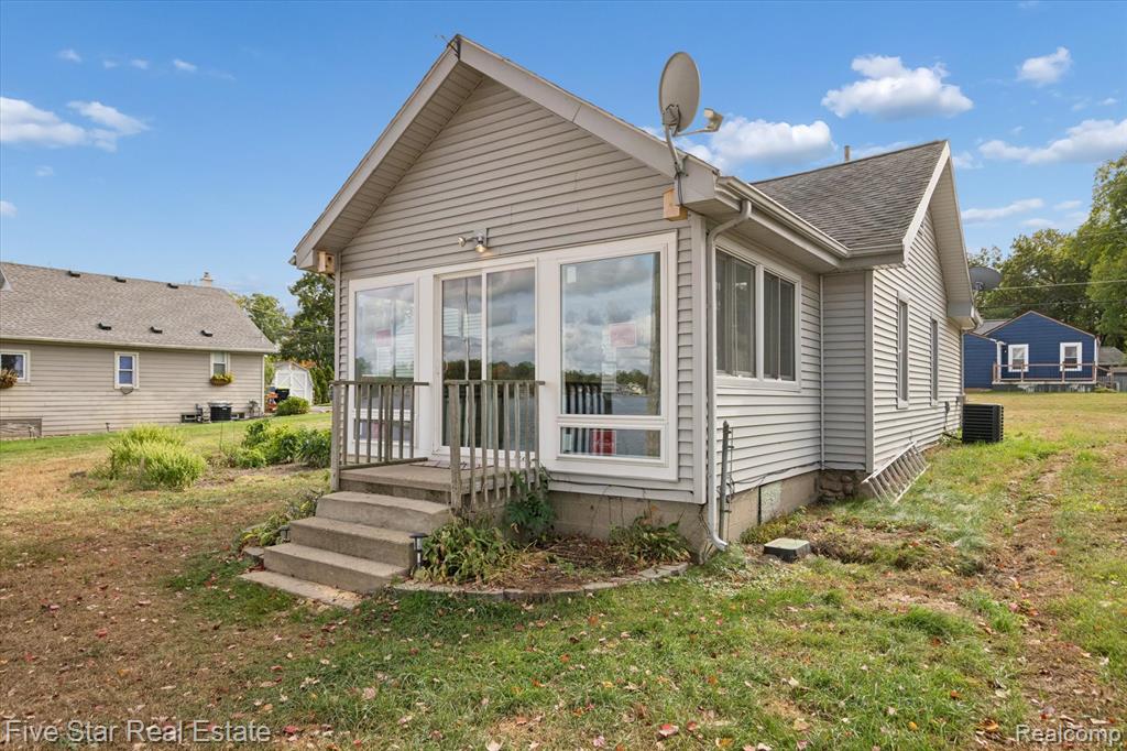 9548 Roundlake Boulevard NE, White Lake, MI — Photo 5