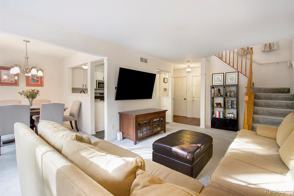 3129 Village Circle, Ann Arbor, MI 48108 — Photo 2