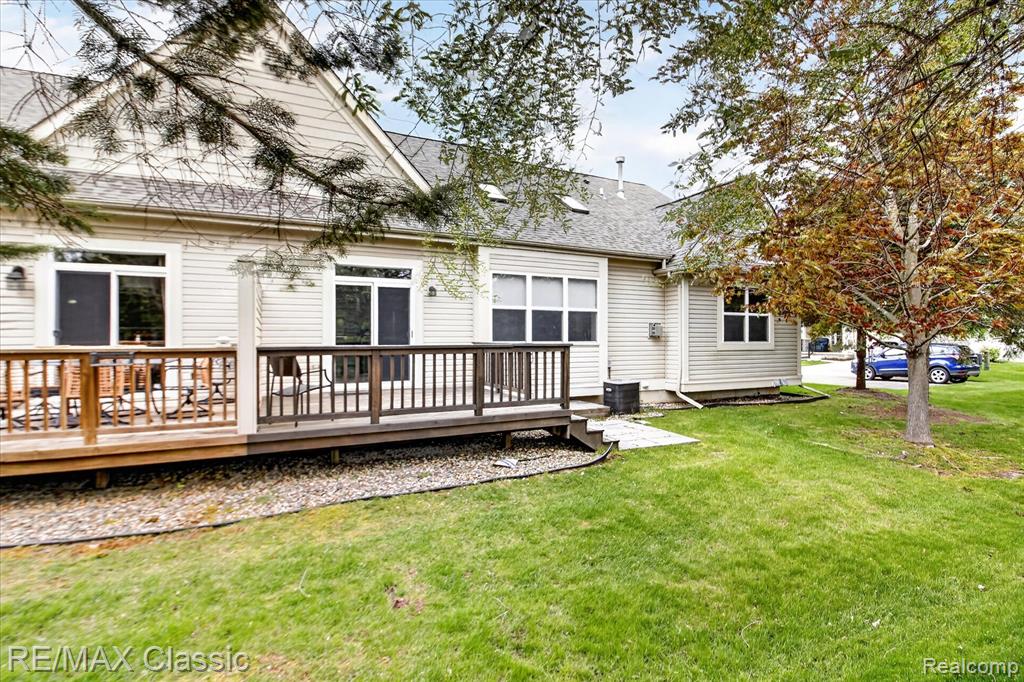 2298 Calibouge, 32, Commerce Twp, MI 48382 — Photo 35