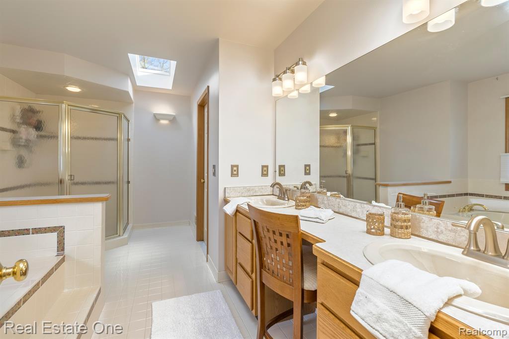 43581 NAVES Court, Clinton Twp, MI 48038 — Photo 29