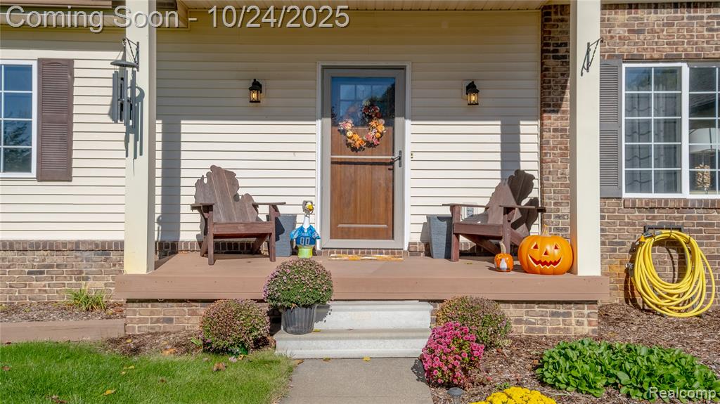 6090 Raphael Court, White Lake, MI 48383 — Photo 5