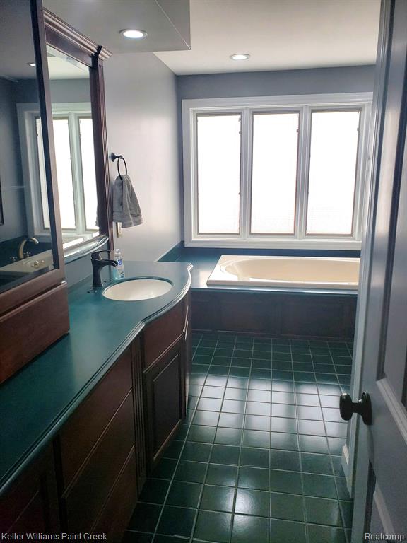 582 W HAMLIN Road, Rochester Hills, MI 48307 — Photo 20