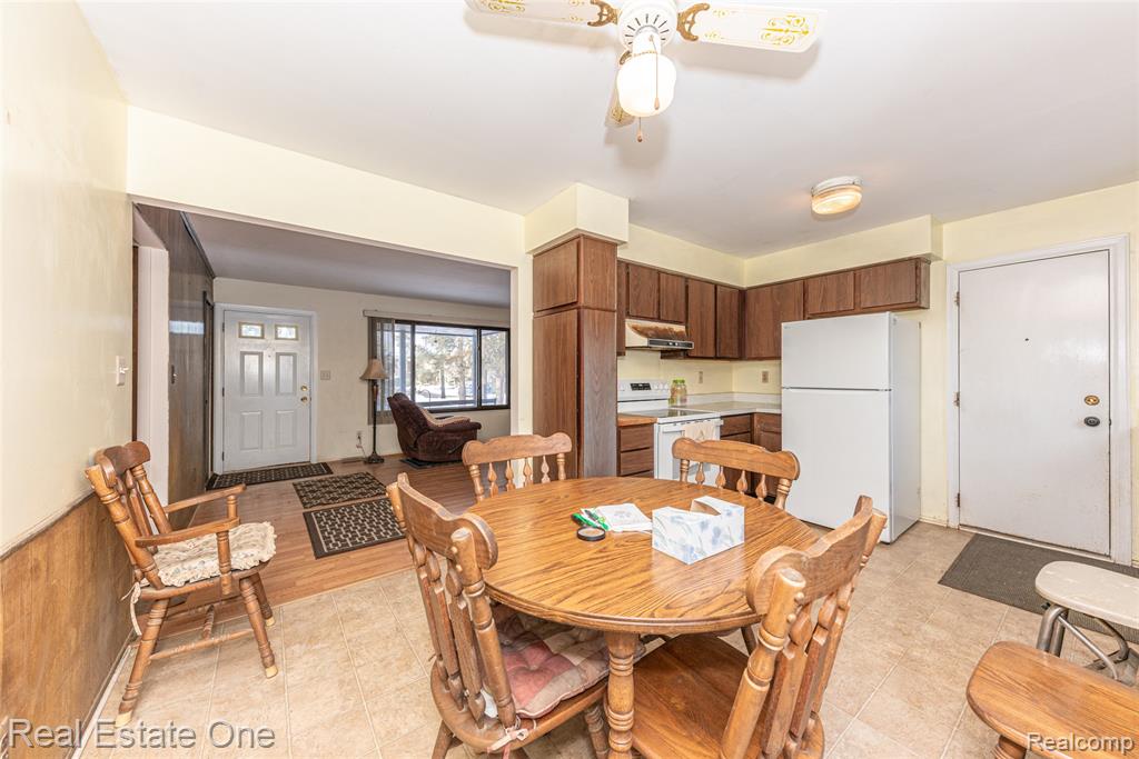 22700 Griswold Road, South Lyon, MI 48178 — Photo 31
