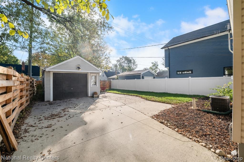 4142 Buckingham Avenue, Berkley, MI 48072 — Photo 19