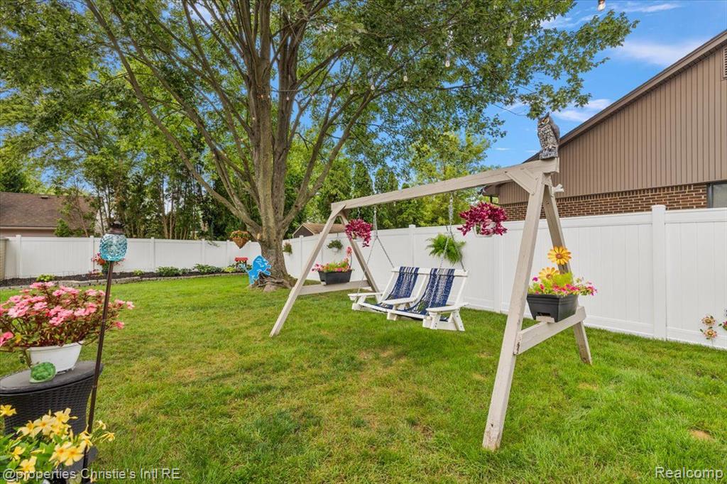 41293 IRONWOOD Drive, Clinton Twp, MI 48038 — Photo 38