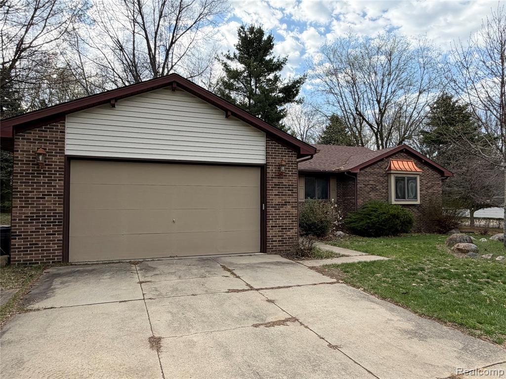 3828 Winding Pine Drive, Metamora, MI 48455 — Photo 2