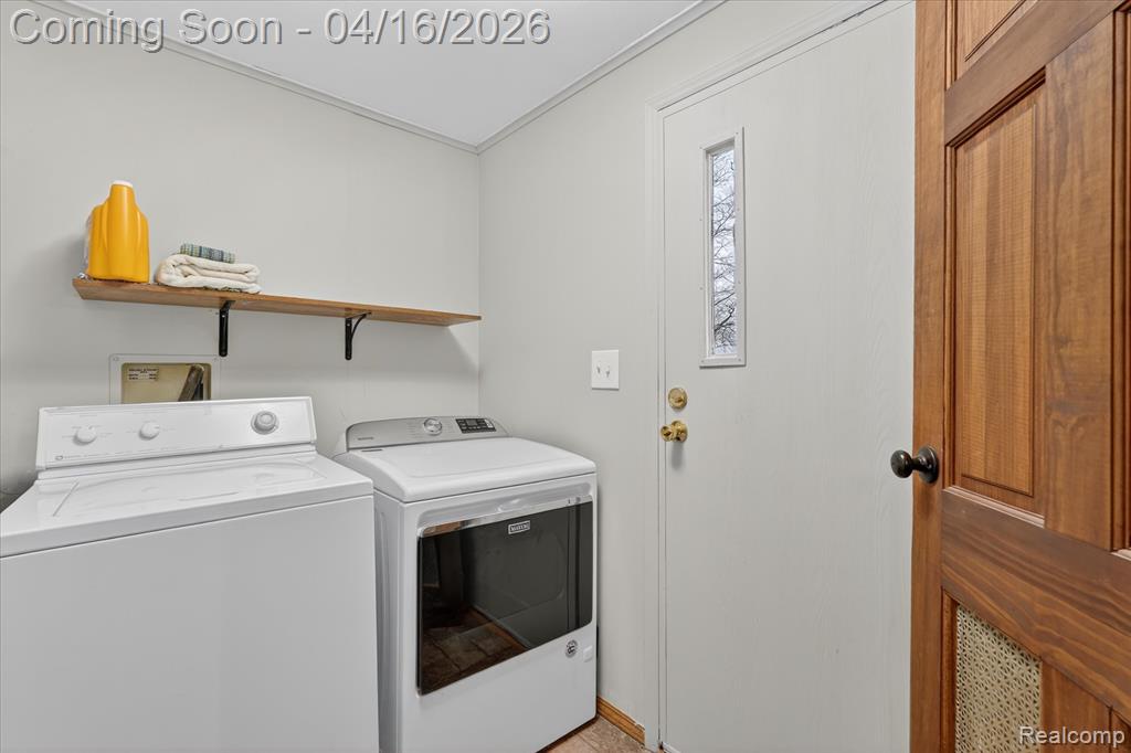 11542 Clearwater Dr, Fenton, MI 48430 — Photo 32