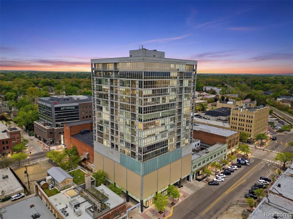432 S Washington Avenue, 905, Royal Oak, MI 48067 — front exterior
