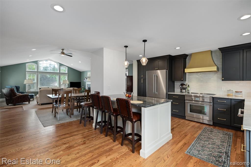 1045 Clara Street, Commerce Twp, MI 48390 — Photo 11