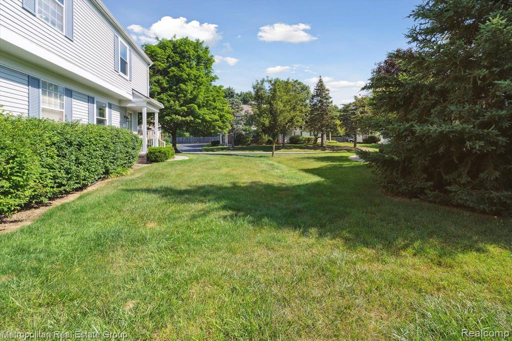 1492 MARINER Drive, Walled Lake, MI 48390 — Photo 20