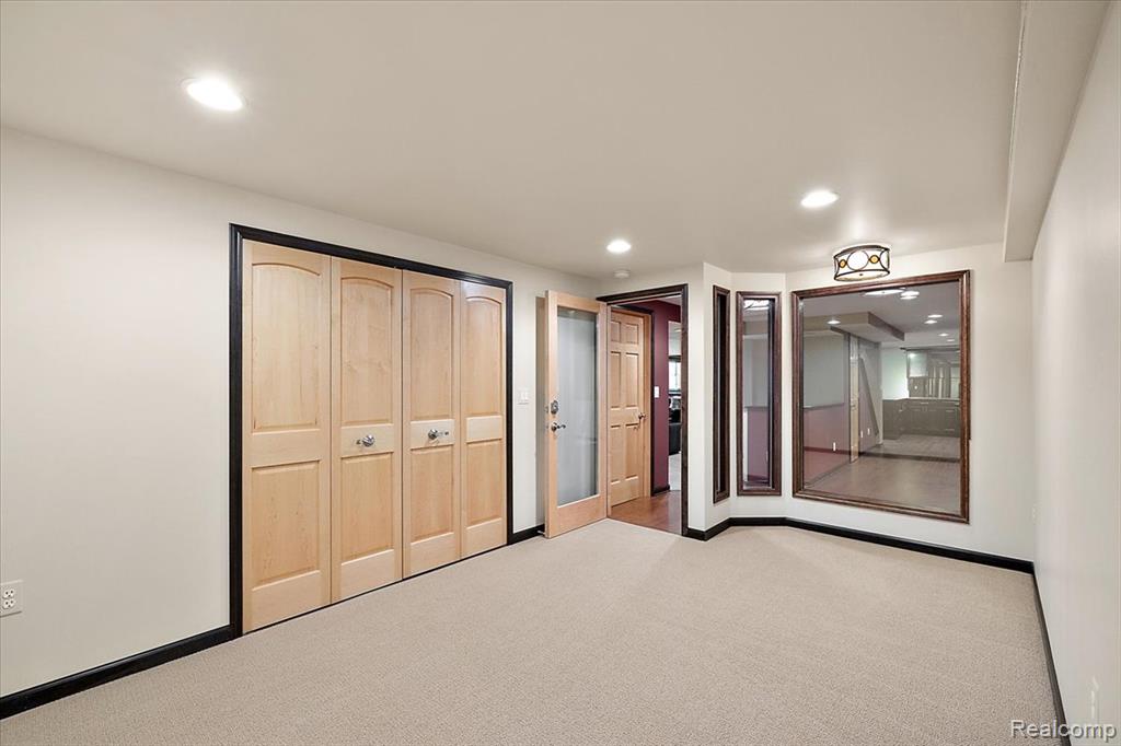 43054 Oxford Court, Novi, MI — Photo 11