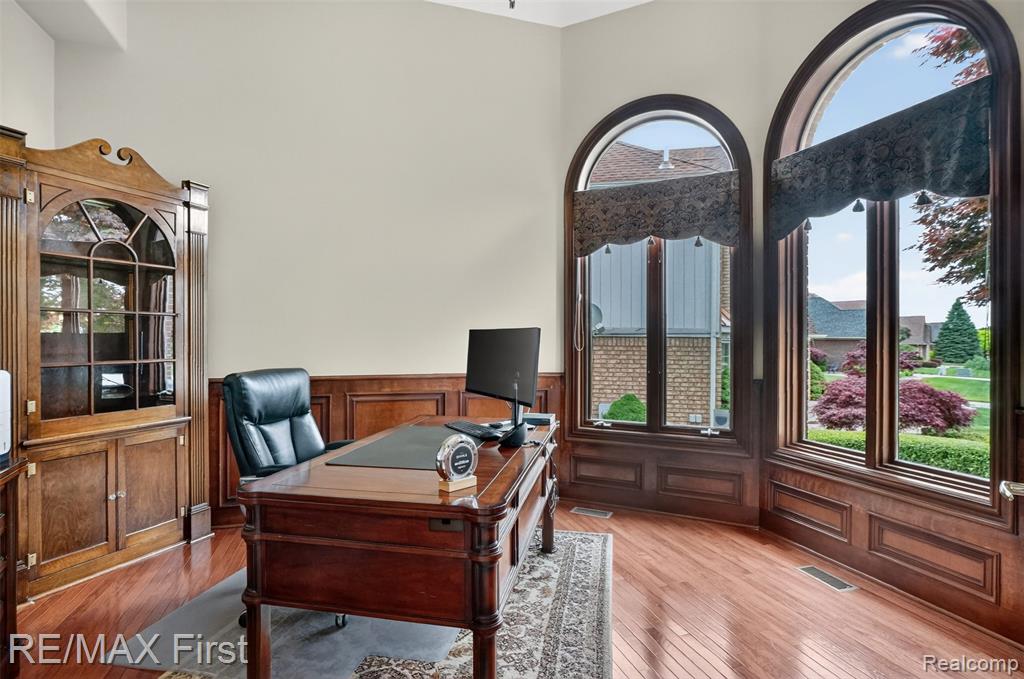 13800 Berryknoll Drive, Shelby Twp, MI 48315 — Photo 11