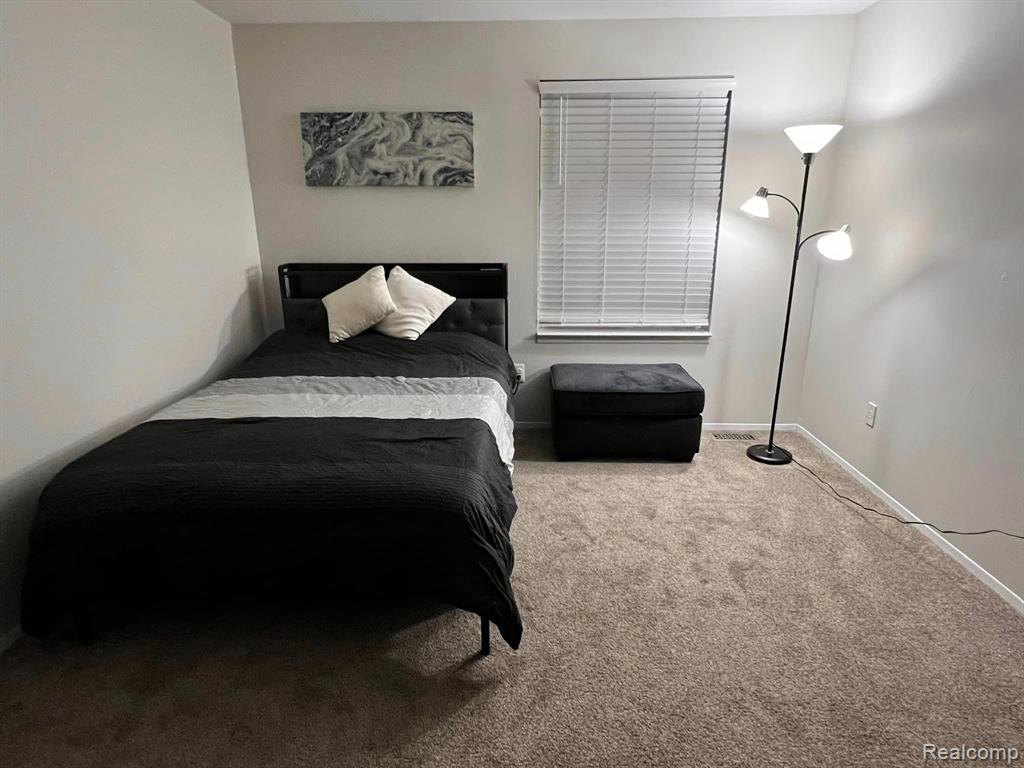 354 NEPTUNE Drive, Walled Lake, MI 48390 — Photo 12