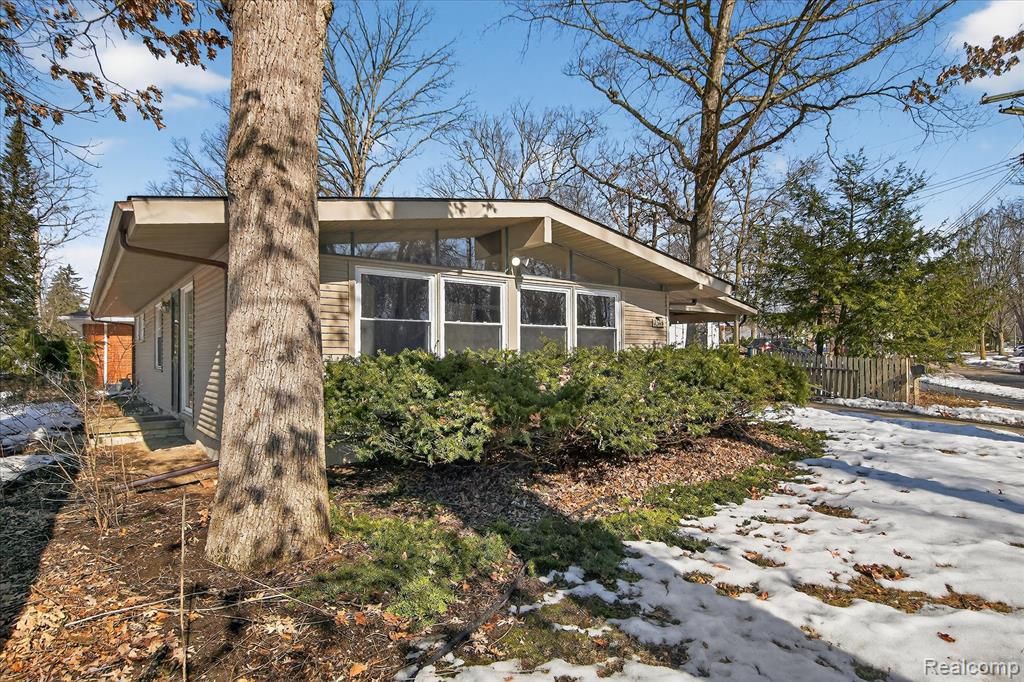 2344 S Circle Drive, Ann Arbor, MI 48103 — Photo 30