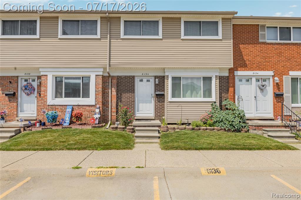 8136 Busko, Warren, MI 48093 — Photo 2