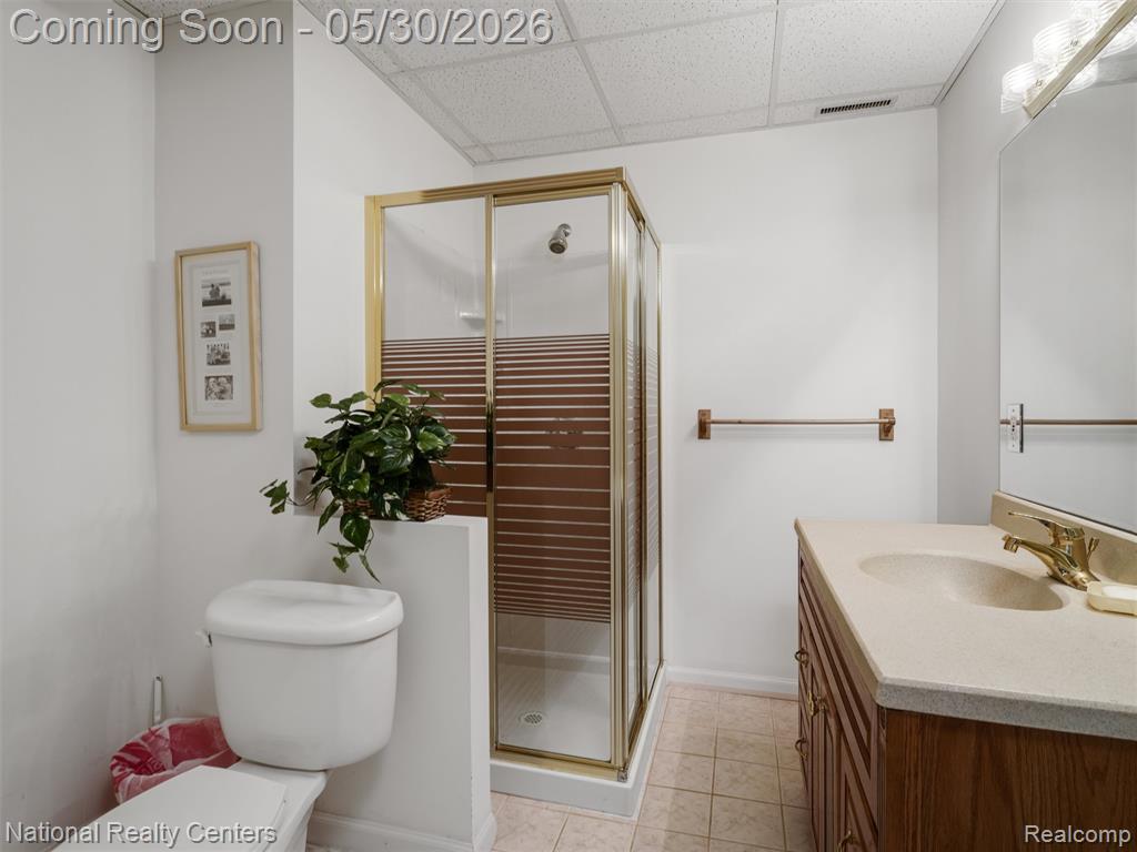 47245 N Pointe Drive, Canton, MI 48187 — Photo 43
