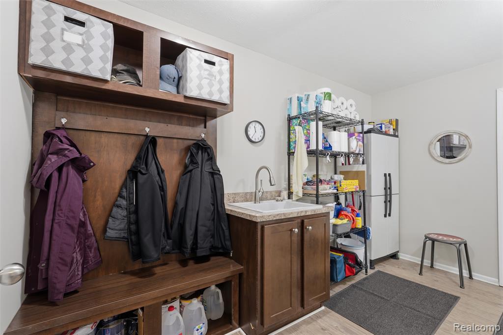 11112 Hickory Tree Court, South Lyon, MI 48178 — Photo 25